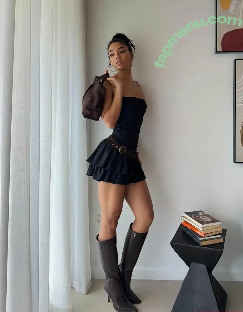 Yovanna Ventura nude photo #1097 (Yoventura / whoisyoventura)