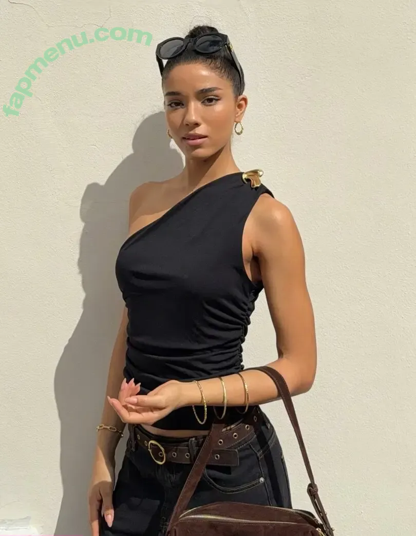 Yovanna Ventura nude photo #1101 (Yoventura / whoisyoventura)