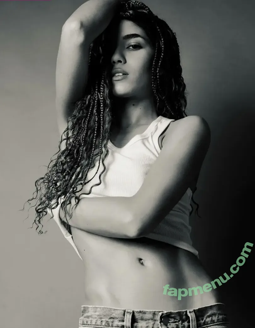 Yovanna Ventura nude photo #1120 (Yoventura / whoisyoventura)