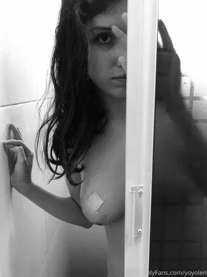 yoyolen / yolenaparicio nude photo #0091