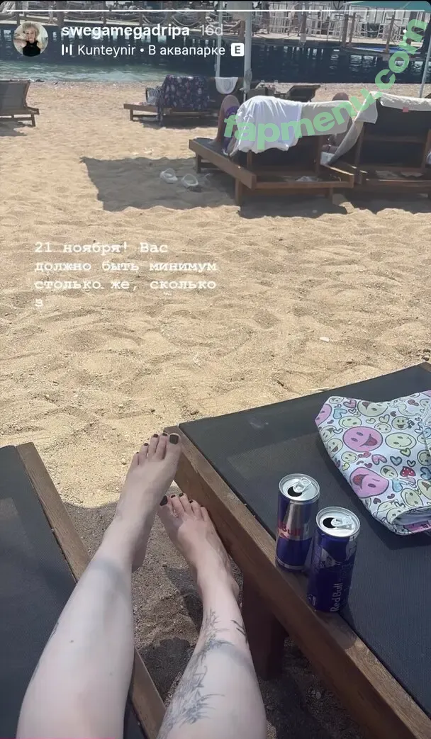 Yswidy nude photo #0021 (Gothgirlll / Pinkyupurr)