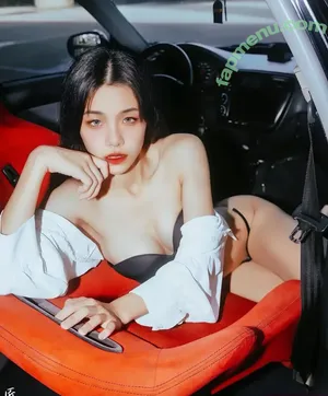 yu._.sushi / 舒舒 nude photo #0002