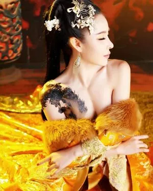 Yuan Herong / yuanherong.1229 nude photo #2535