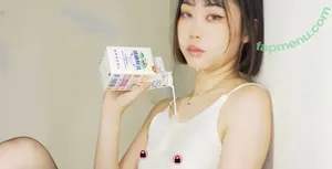Yuexuann21 nude photo #0016