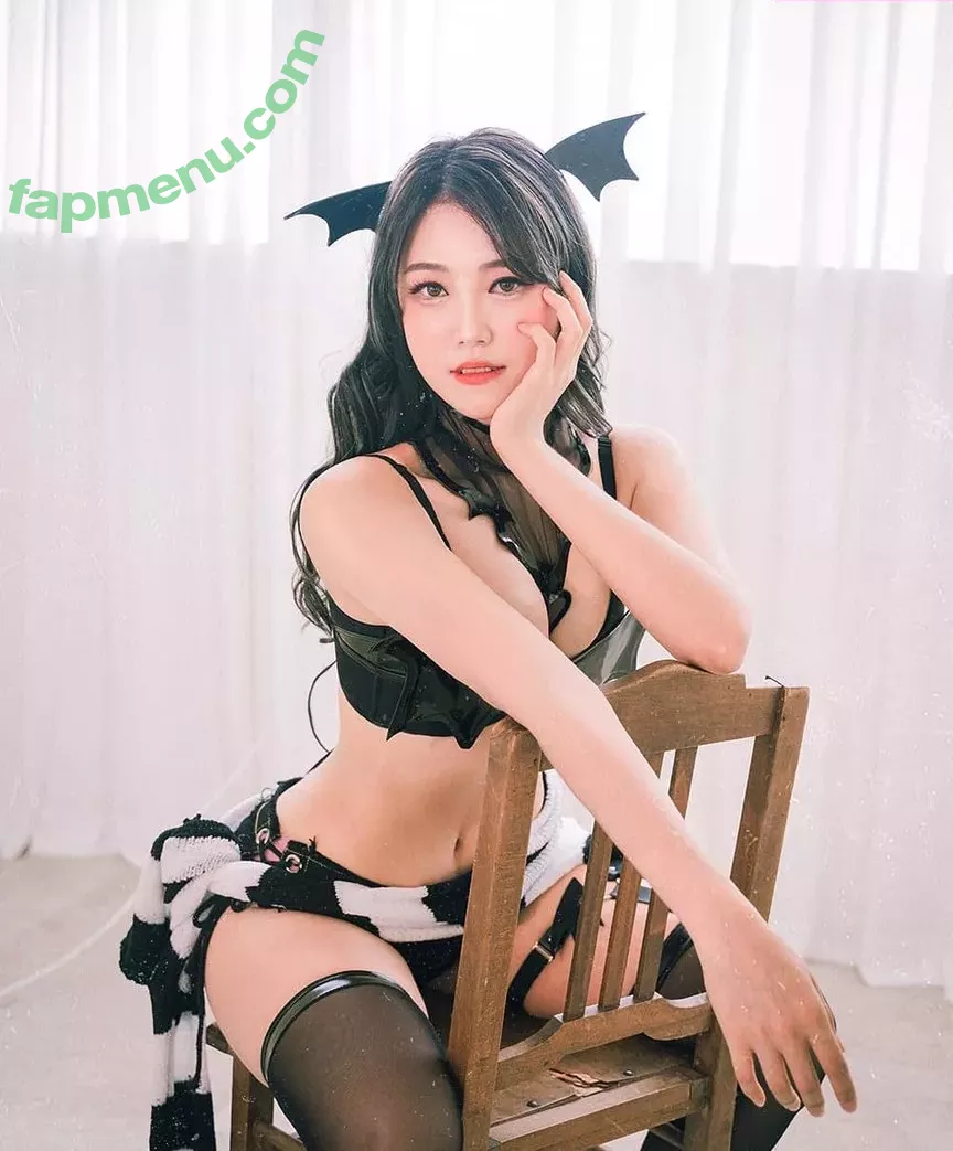Yuggie_TV nude photo #0034 (YuggieTV)