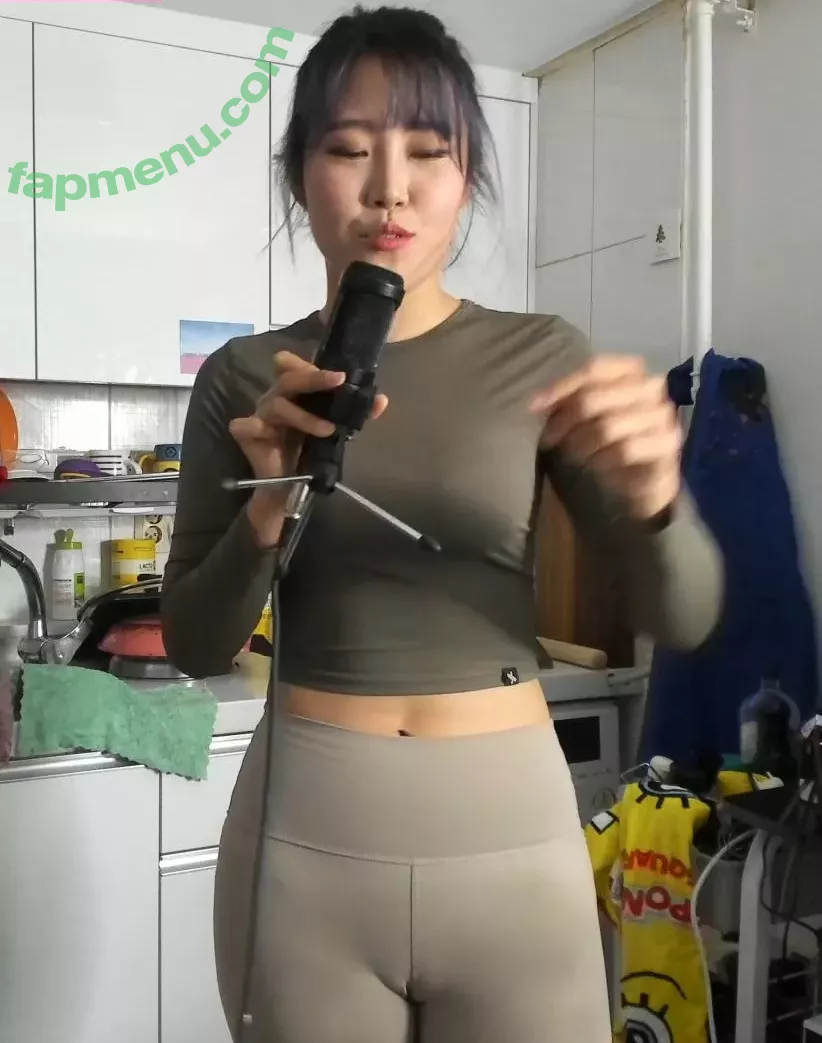 Yuggie_TV nude photo #0062 (YuggieTV)