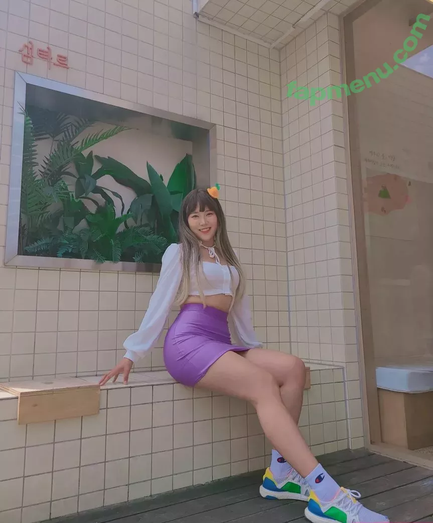 Yuggie_TV nude photo #0115 (YuggieTV)