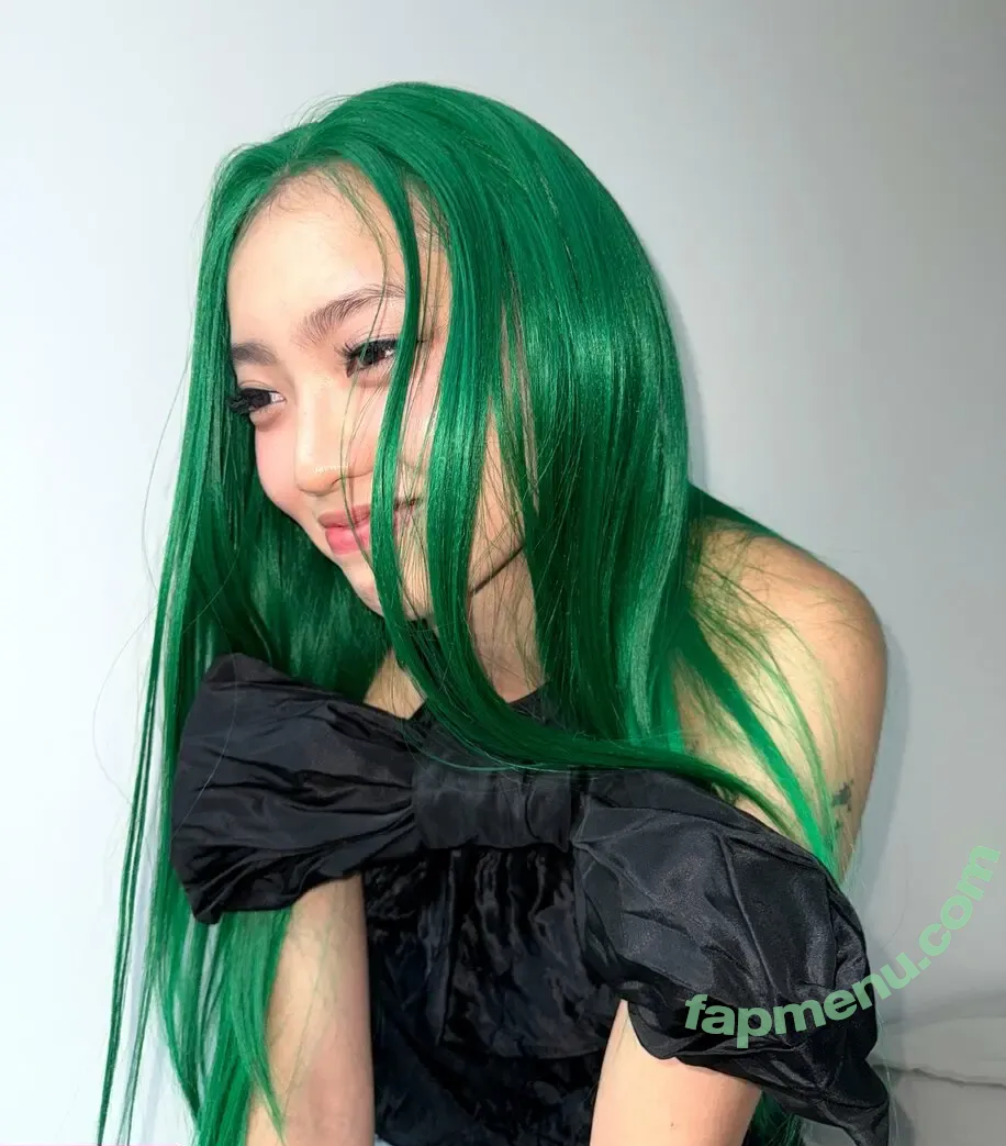 Yujin nude photo #0313 (babyyujin / yujin.ah)