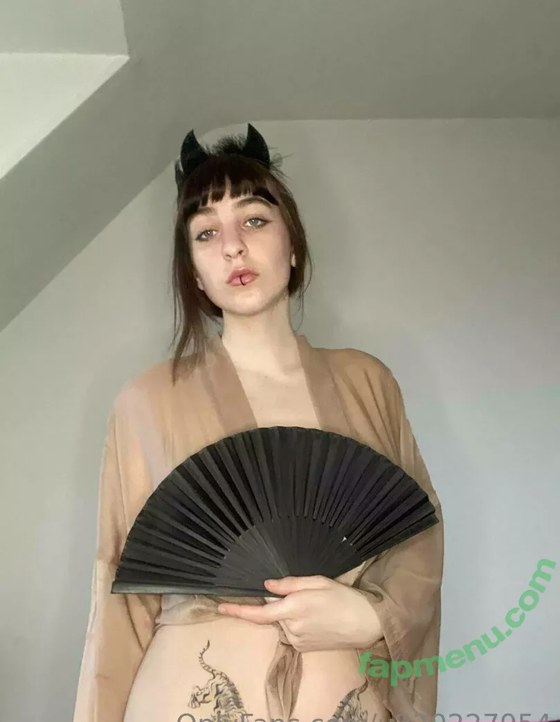 yuki_tsuki nude photo #0057 (yukitsukigaming)