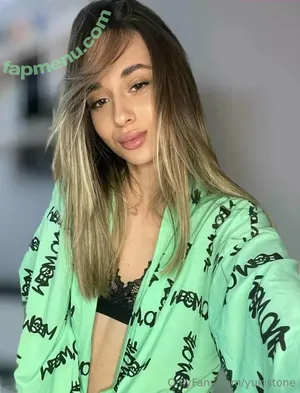  nude photo #0007