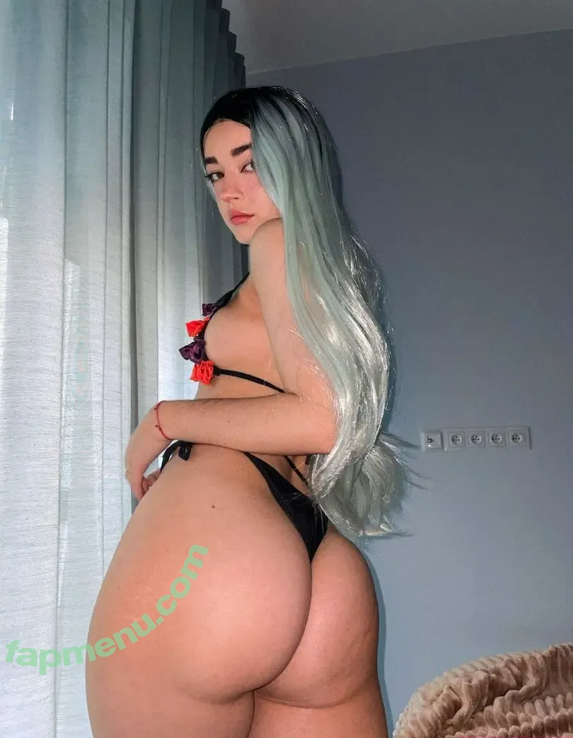 yukiszwaczka nude photo #0118 (vanessaszwaczka)