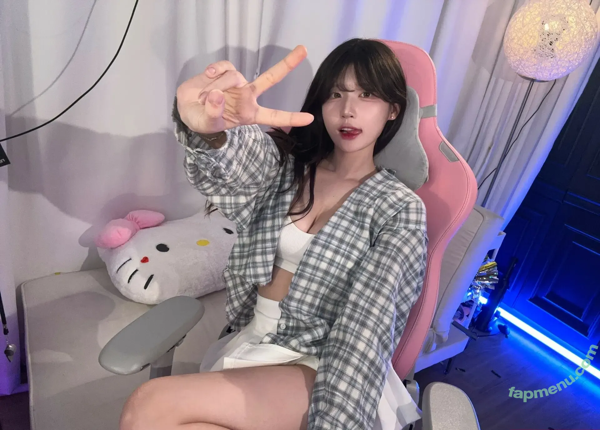 yule_.0.03 nude photo #0374 (yule_.0.03)