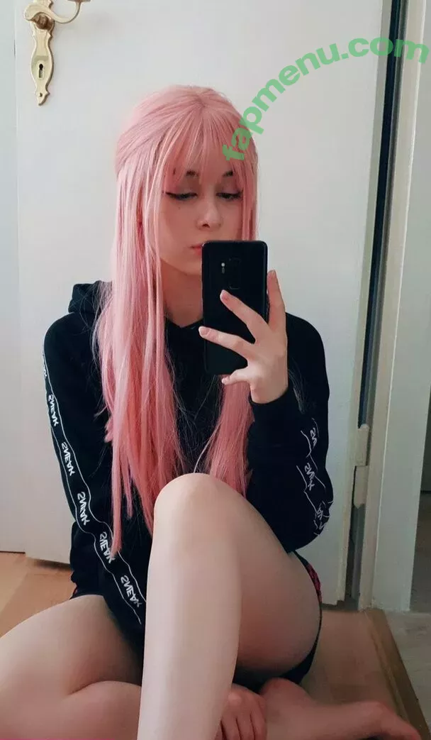 Yuli nude photo #0021 (Cxlibri / yuliexe)