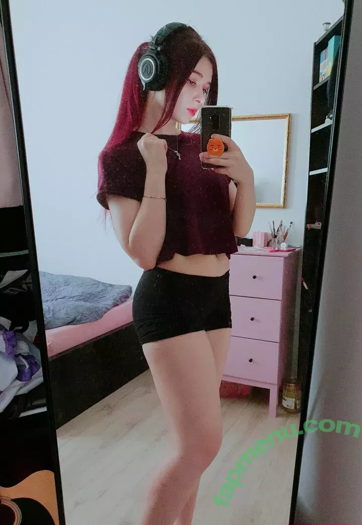 Yuli nude photo #0022 (Cxlibri / yuliexe)