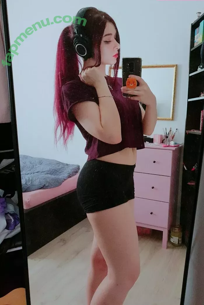 Yuli nude photo #0023 (Cxlibri / yuliexe)