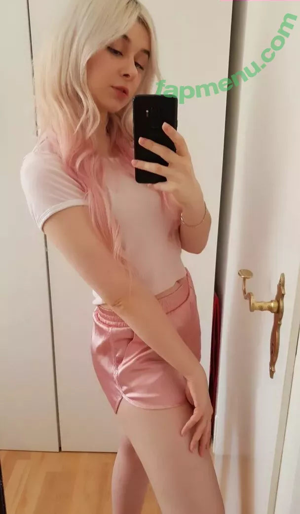 Yuli nude photo #0038 (Cxlibri / yuliexe)