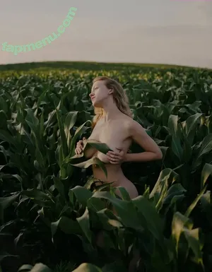 Yuliana Prokhorenko / yuliana_prokhorenko nude photo #0035