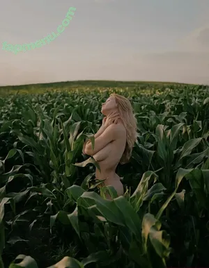 Yuliana Prokhorenko / yuliana_prokhorenko nude photo #0036