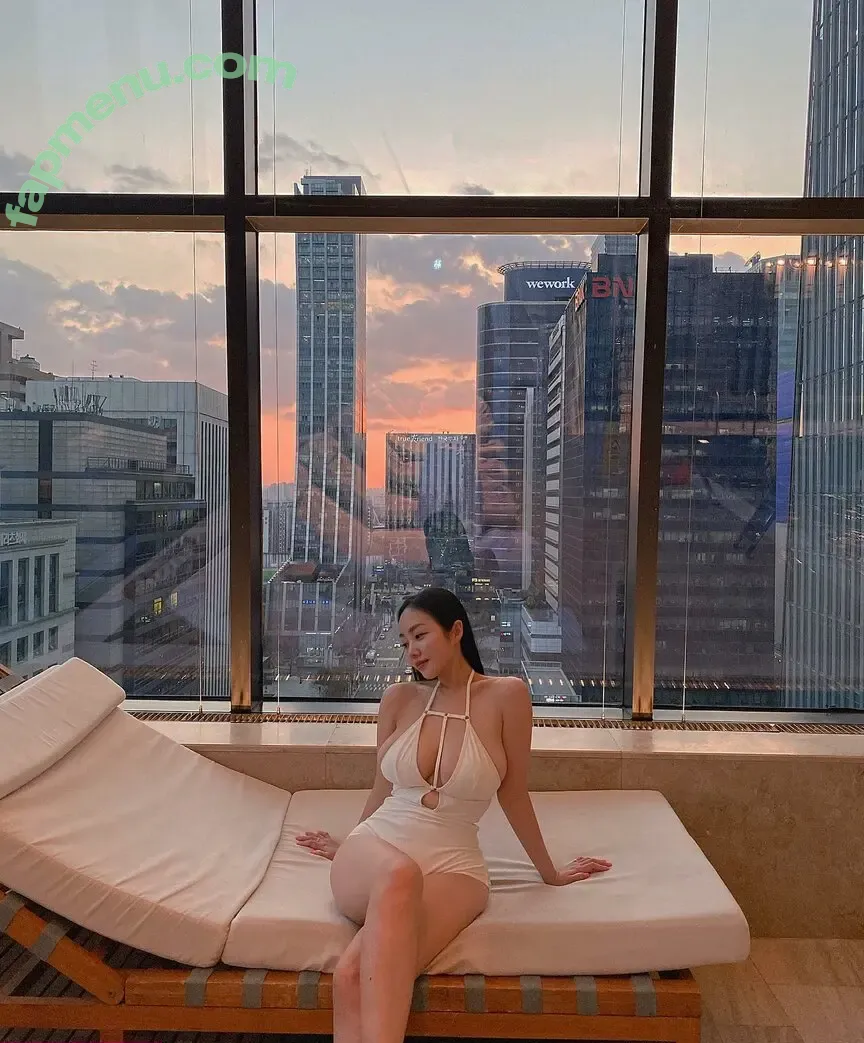 Yumin Lee nude photo #0016 (kingvivianelee)