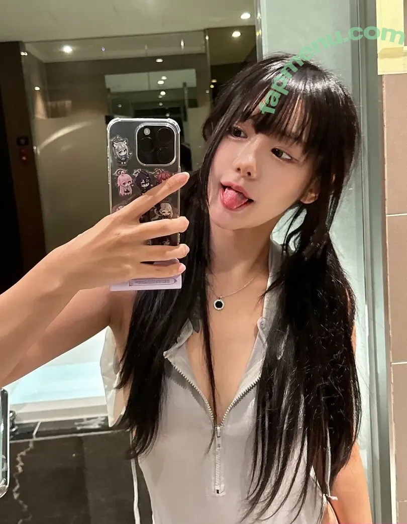 yunaskye nude photo #0016 (yunaskye)