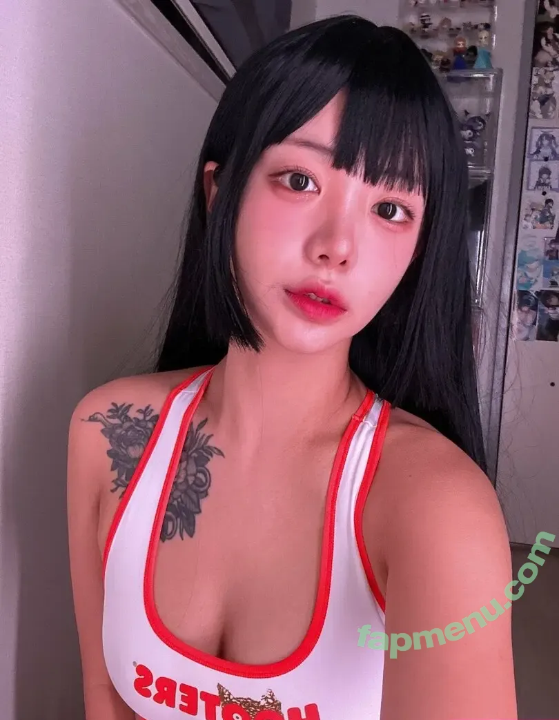 yunaskye nude photo #0048 (yunaskye)