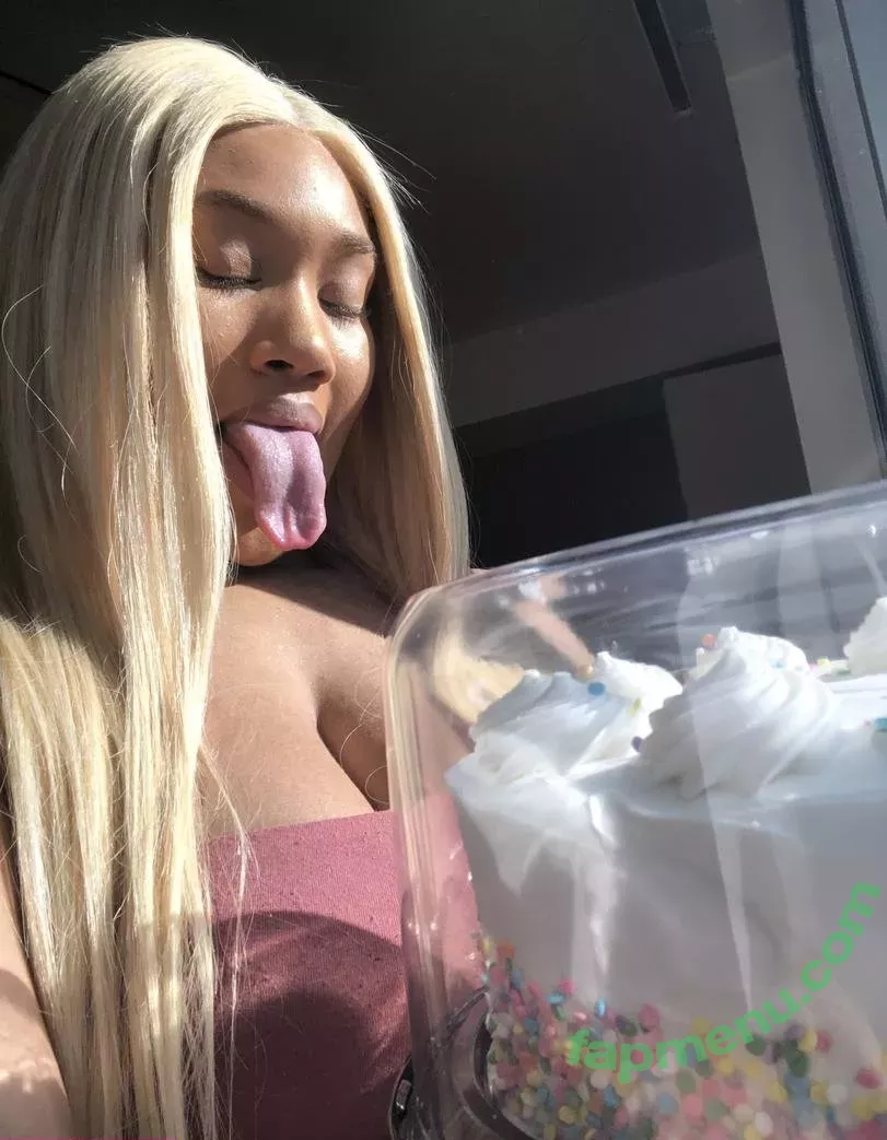 yungmedusa7 nude photo #0007 (yungmedusa7)