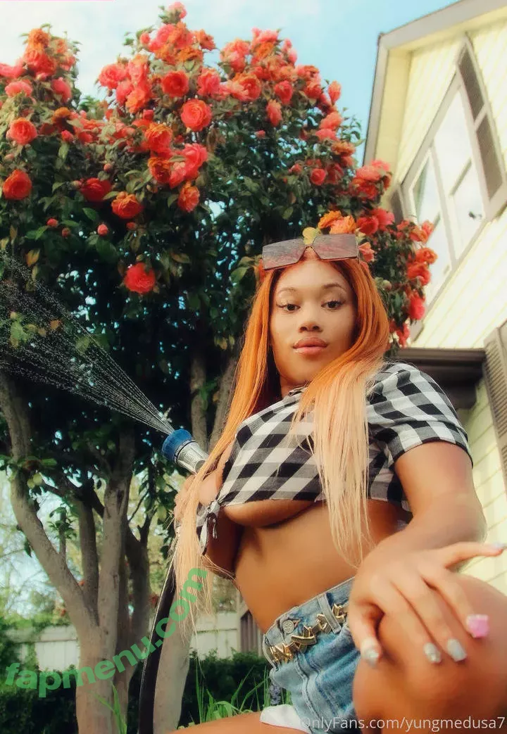 yungmedusa7 nude photo #0015 (yungmedusa7)