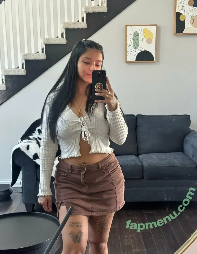 yungnuggie nude photo #0011 (yungnuggie)