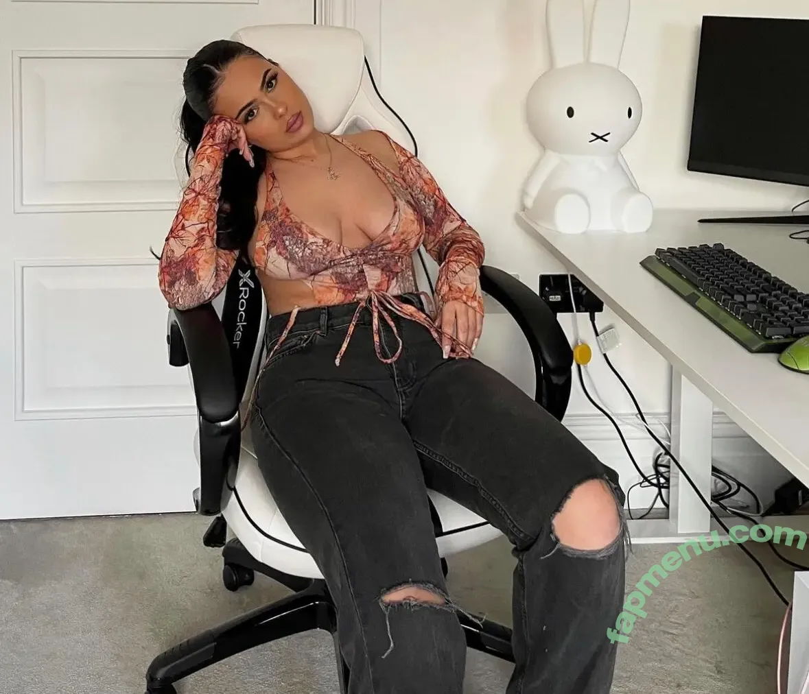 Yungpeppermint nude photo #0107 (Yungpeppermint)