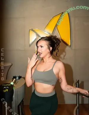 Yungstachel nude photo #0232