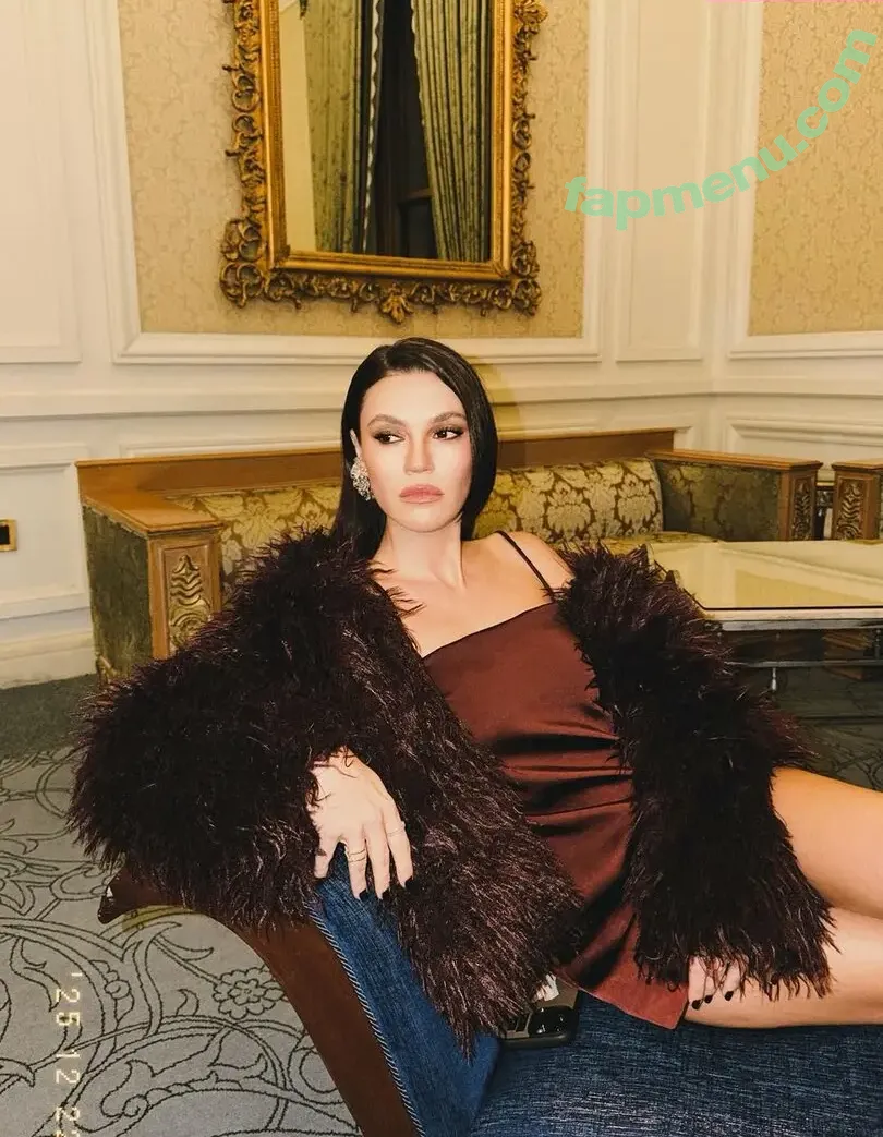 Yusra Geyik nude photo #0020 (yusrageyik)