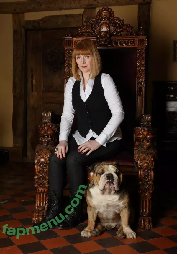 Yvette Fielding nude photo #0004 (realyfielding)