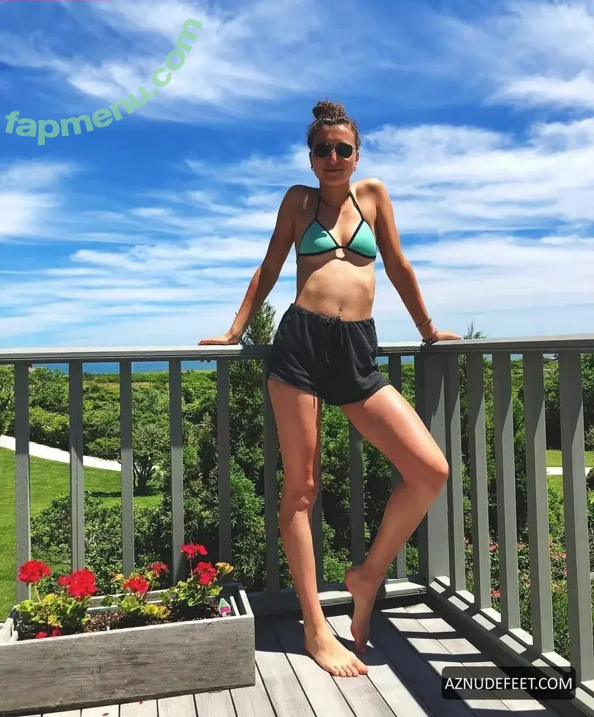 Yvette Segan nude photo #0047 (yvettesegan)