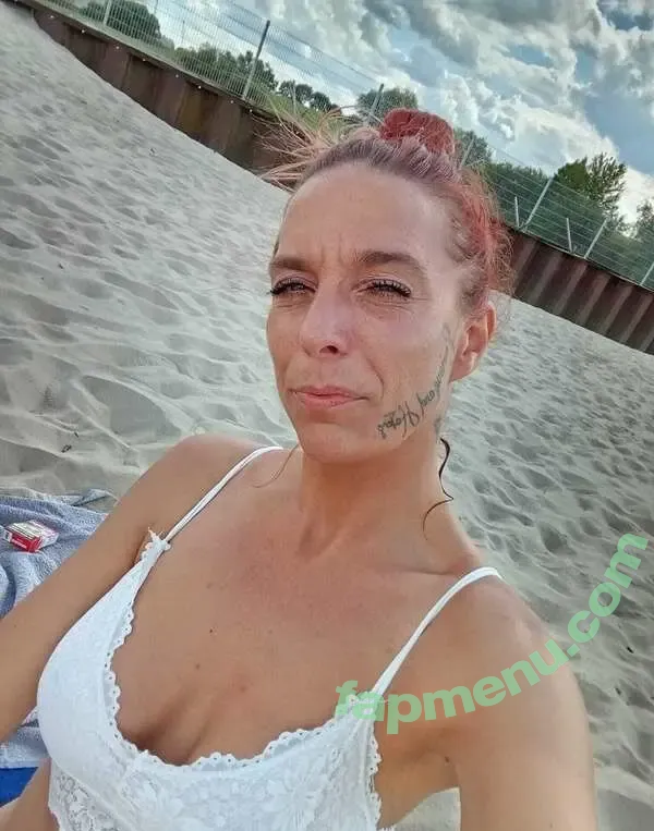 Yvonne nude photo #0037 (yvonnne / yvonnne_ / yvonnne__)