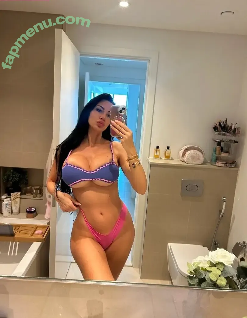 yvonne_bar nude photo #0476 (Yvonnebar2021 / yvonne_bar_)