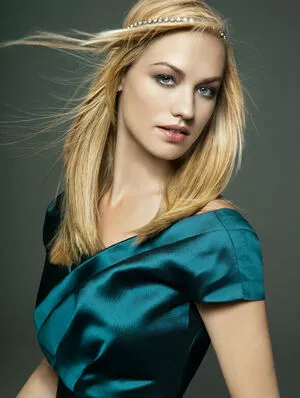 Yvonne Strahovski / y_strahovski / yvonnestrahovski nude photo #0158