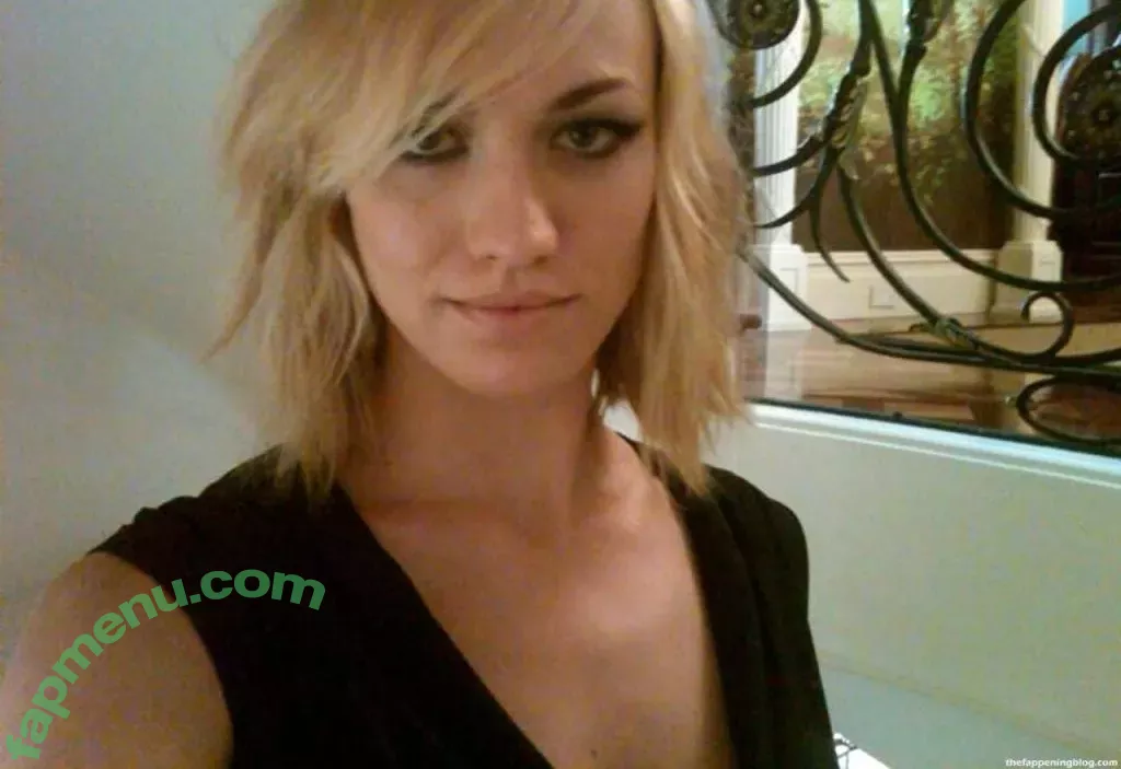 Yvonne Strahovski nude photo #0011 (y_strahovski / yvonnestrahovski)