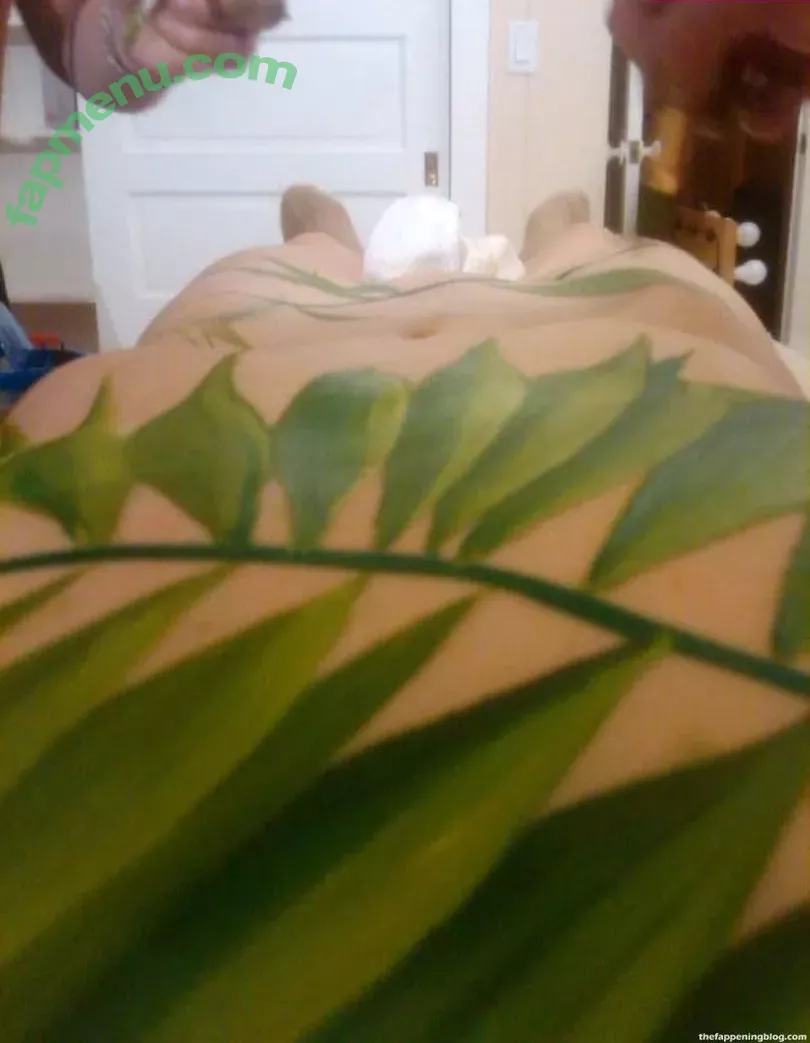 Yvonne Strahovski nude photo #0021 (y_strahovski / yvonnestrahovski)