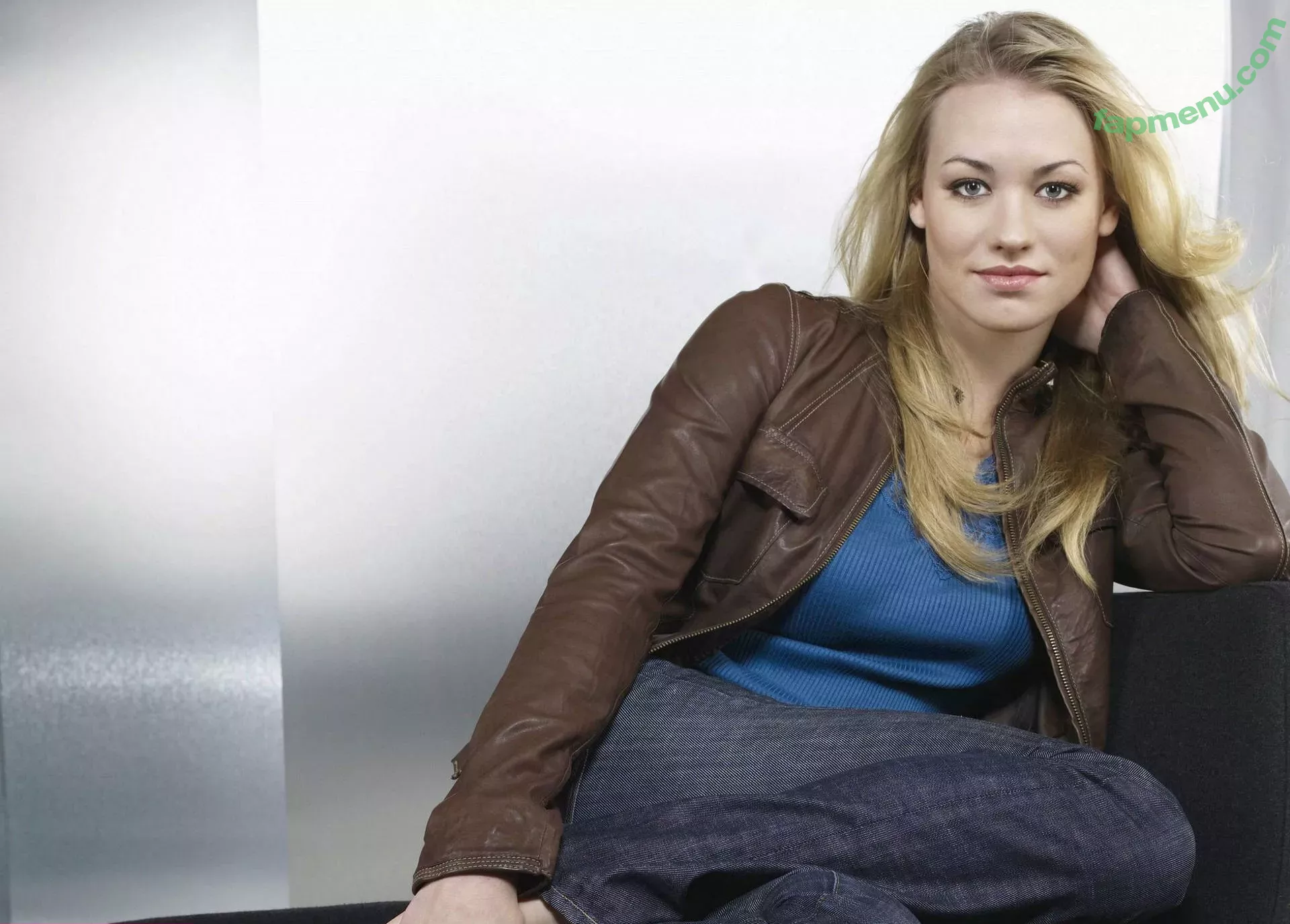 Yvonne Strahovski nude photo #0179 (y_strahovski / yvonnestrahovski)