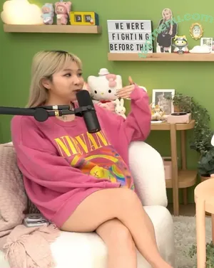 Yvonnie / yvonne817 / yvonnieng nude photo #0364