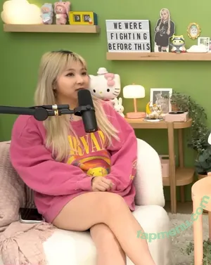 Yvonnie / yvonne817 / yvonnieng nude photo #0368