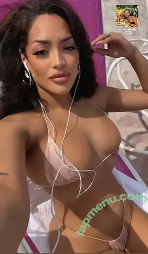Yzabella Faustina / Yzabeya nude photo #0001