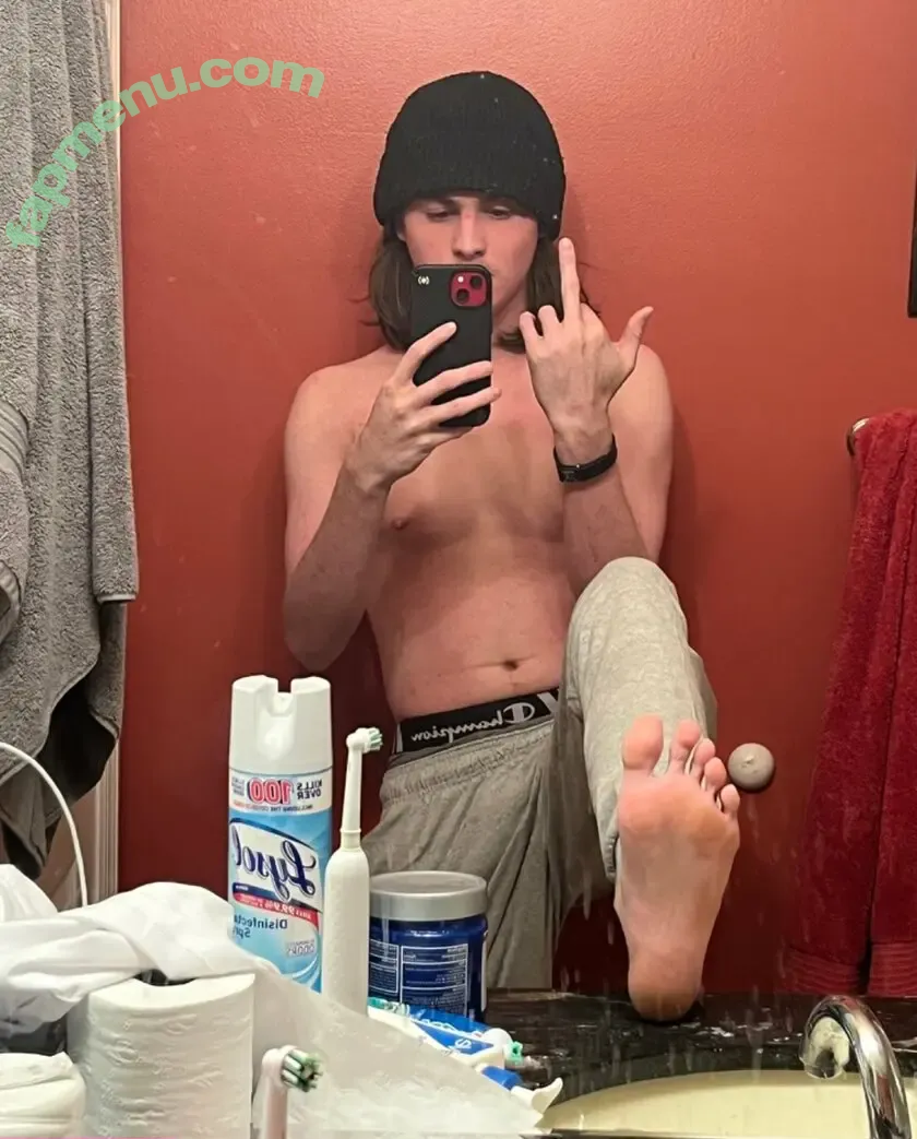 zackfootking nude photo #0001 (realzackfootking / zacklion)