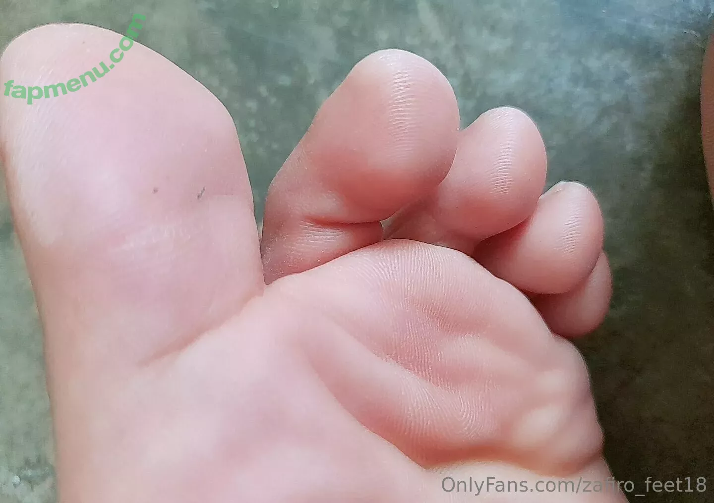 zafiro_feet18 nude photo #0003 (fb_0296)