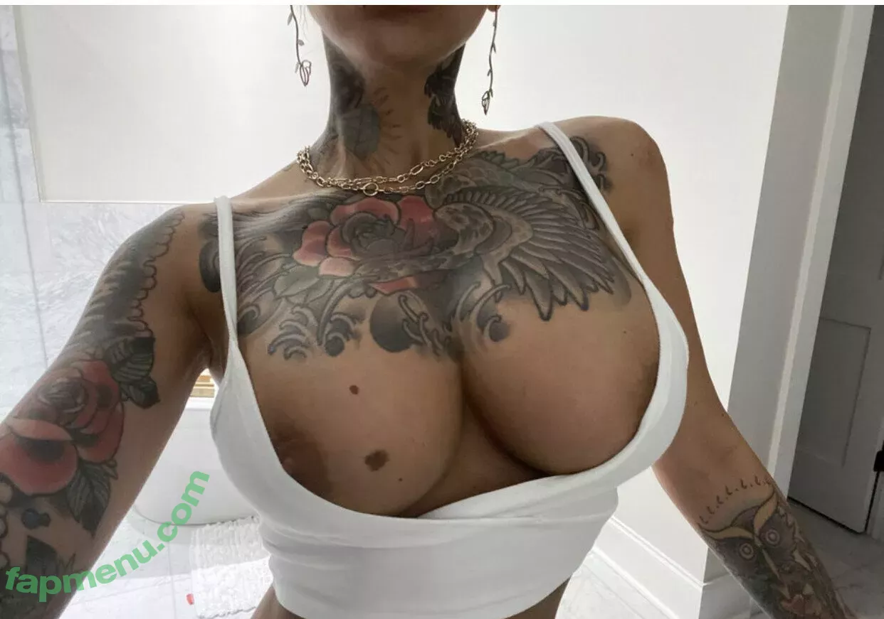 Zahrainchains nude photo #0001 (Zahra Schreiber / zahraschreiberdaily)