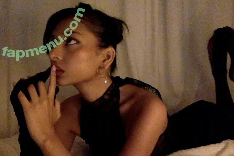 Zaina Sarah nude photo #0091 (zaina.sarah / zaina_glows / zainaontoast)