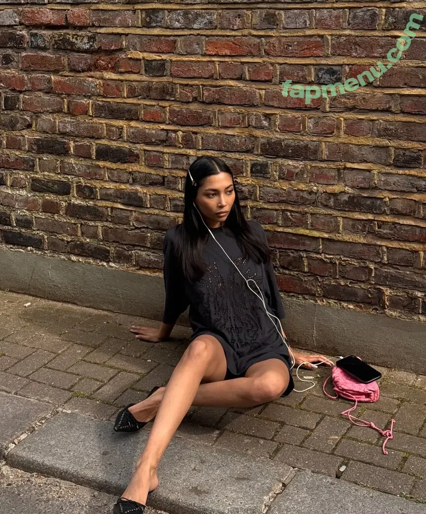 Zaina Sarah nude photo #0099 (zaina.sarah / zaina_glows / zainaontoast)