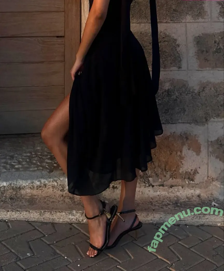 Zaina Sarah nude photo #0101 (zaina.sarah / zaina_glows / zainaontoast)