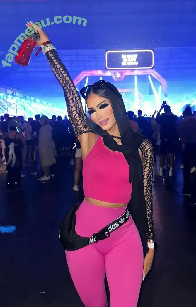 Zainab Sara nude photo #0005 (Zainab Sara)