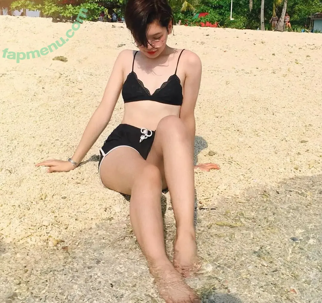 Zandy Acuin nude photo #0008 (zandyacuin)